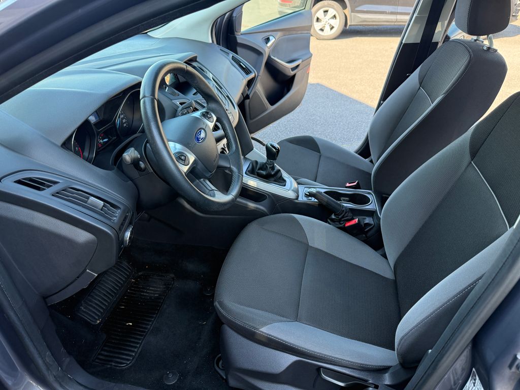 ford-focus-1-0-ecoboost - 6