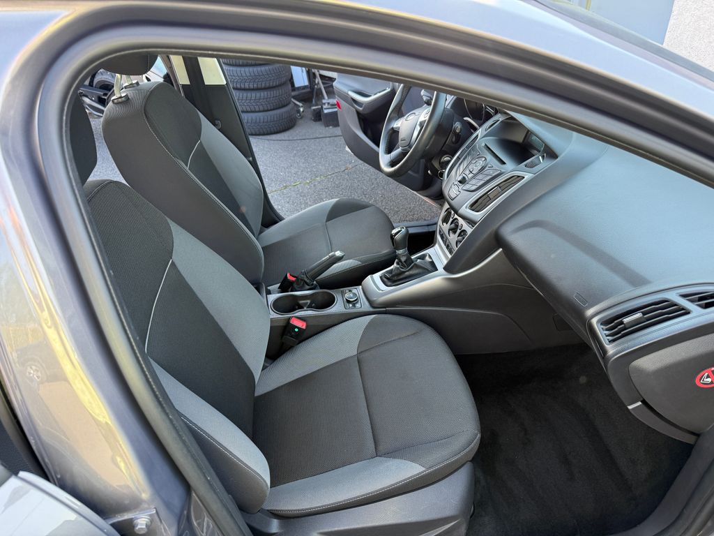 ford-focus-1-0-ecoboost - 9