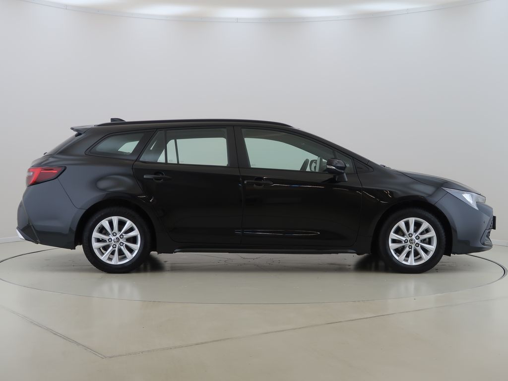 toyota-corolla-1-8-hybrid-e-cvt-comfort-cz-1maj - 3