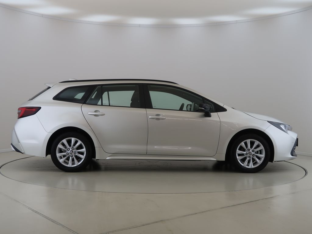 toyota-corolla-1-8-hybrid-e-cvt-comfort-cz-1maj - 3