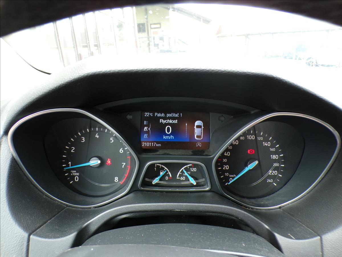ford-focus-1-0-ecoboost-tempomat-digi-klima - 7