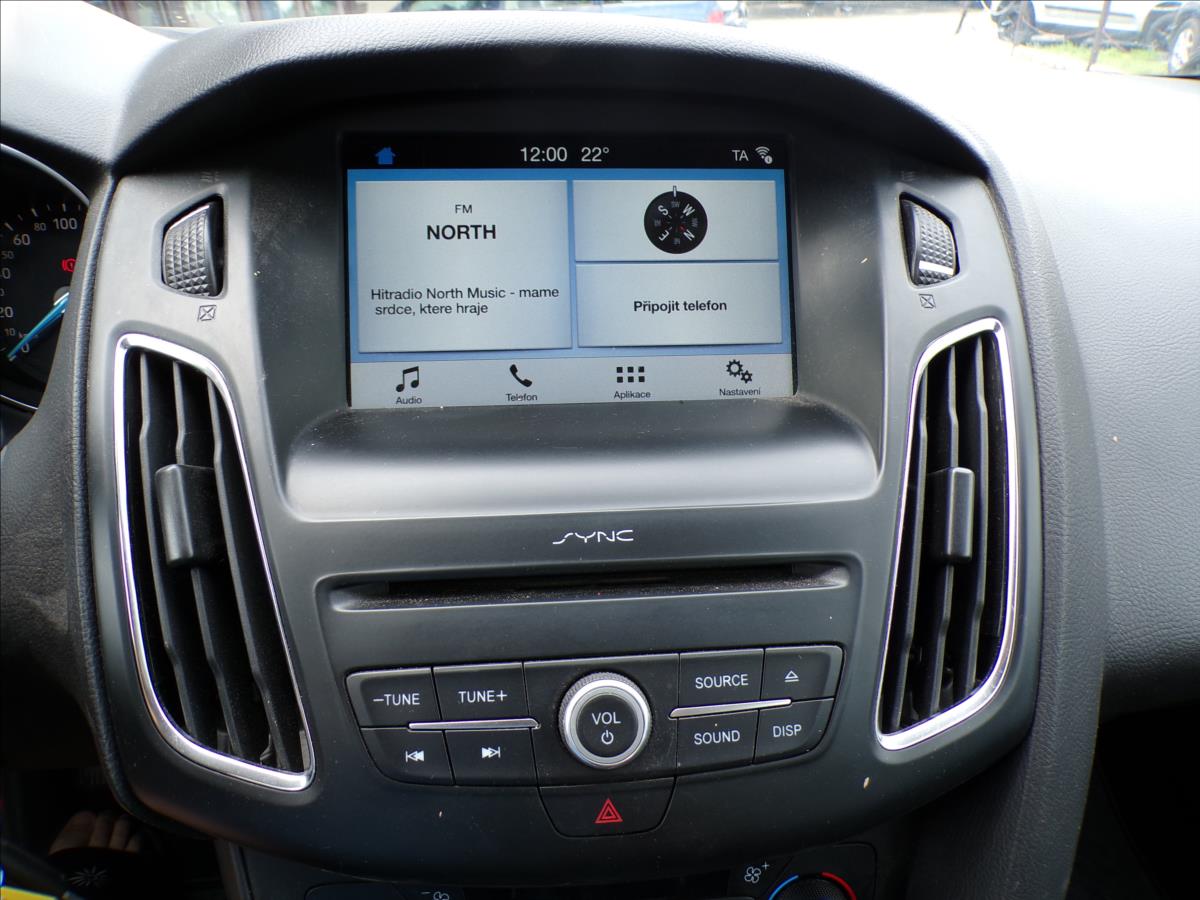 ford-focus-1-0-ecoboost-tempomat-digi-klima - 8