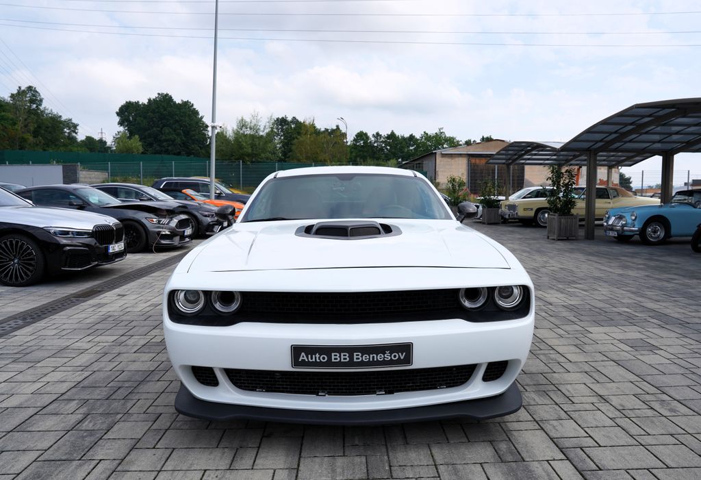 Dodge Challenger 5.7L V8 Hemi/Shaker/kůže/375 PS