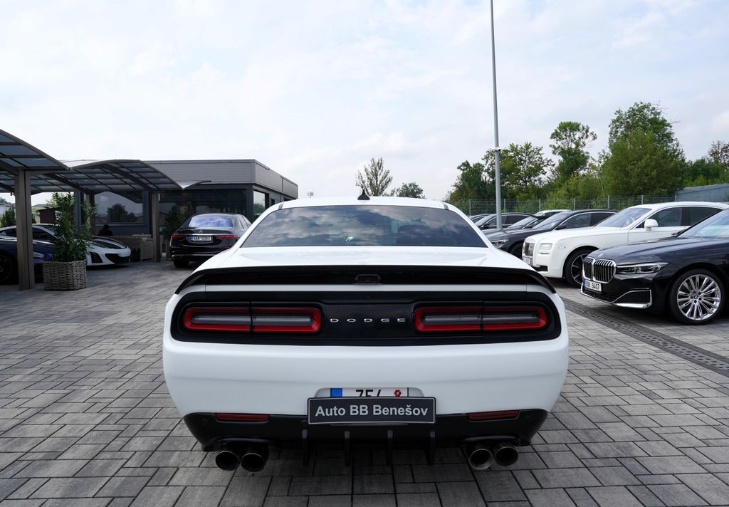 dodge-challenger-5-7l-v8-hemi-shaker-kuze-375-ps - 4