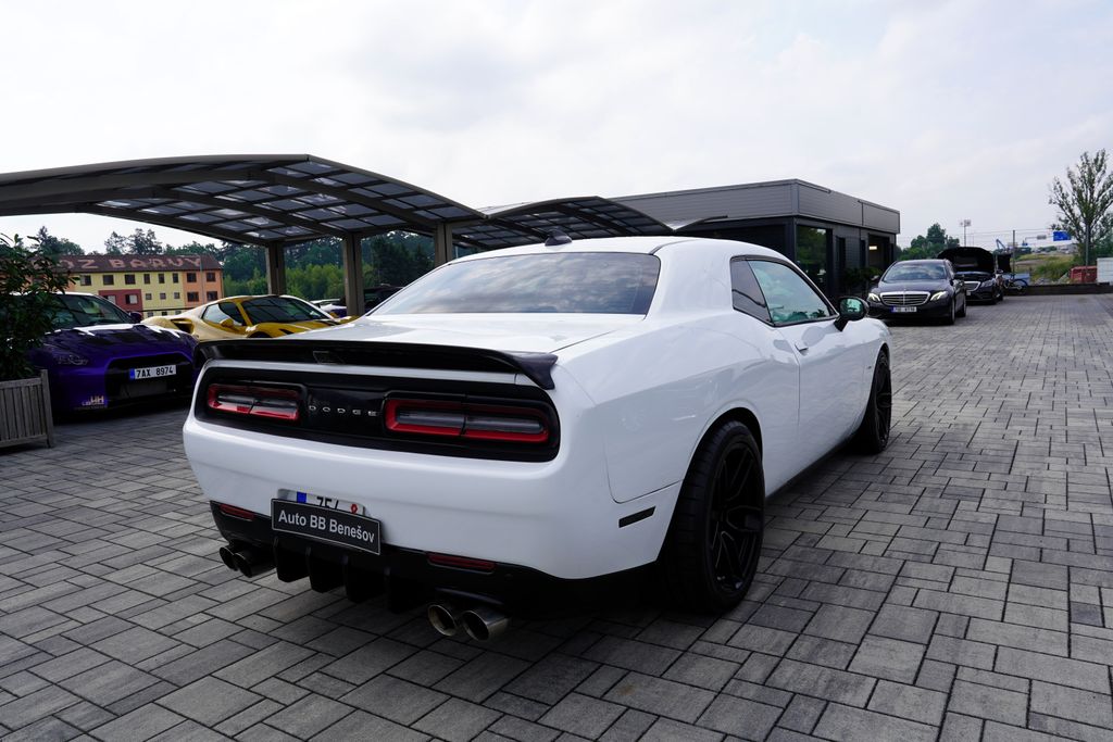 dodge-challenger-5-7l-v8-hemi-shaker-kuze-375-ps - 5