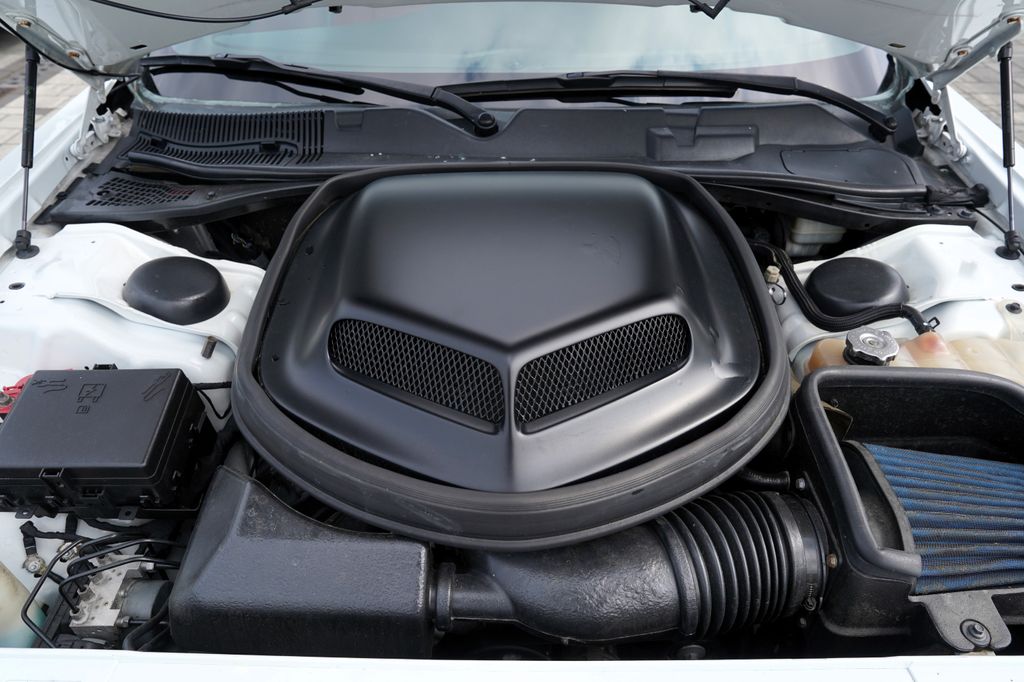 dodge-challenger-5-7l-v8-hemi-shaker-kuze-375-ps - 9