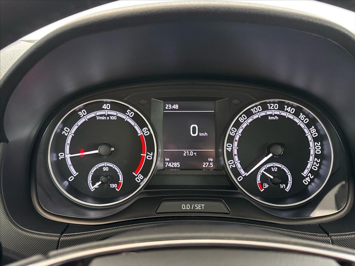skoda-fabia-1-0-tsi-ambition-top - 9
