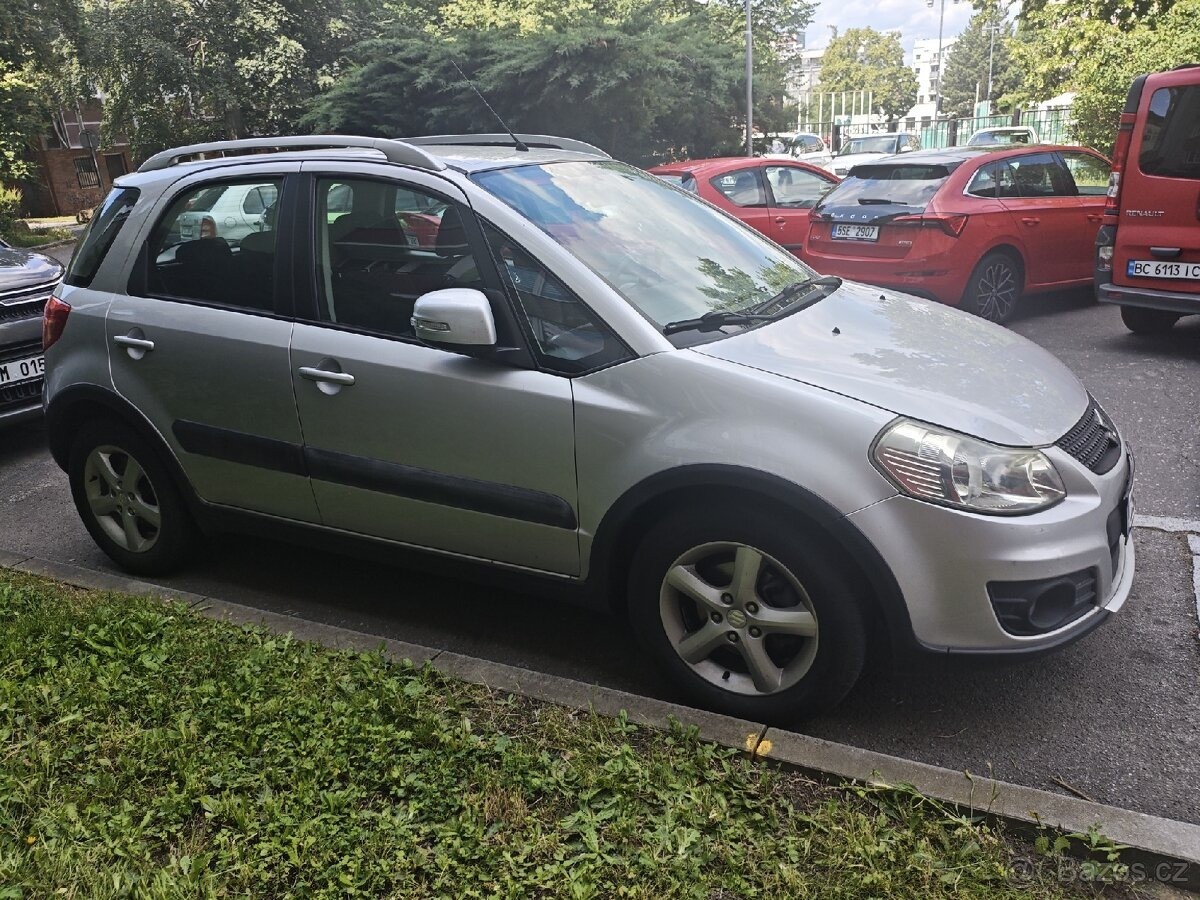 Suzuki SX4 1,6   105742 km,STŘÍBRNÁ METAL