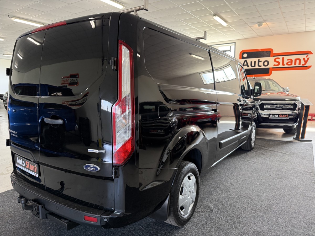ford-transit-custom-2-0-l2-96kw-6mist-1maj-po-servisu - 5