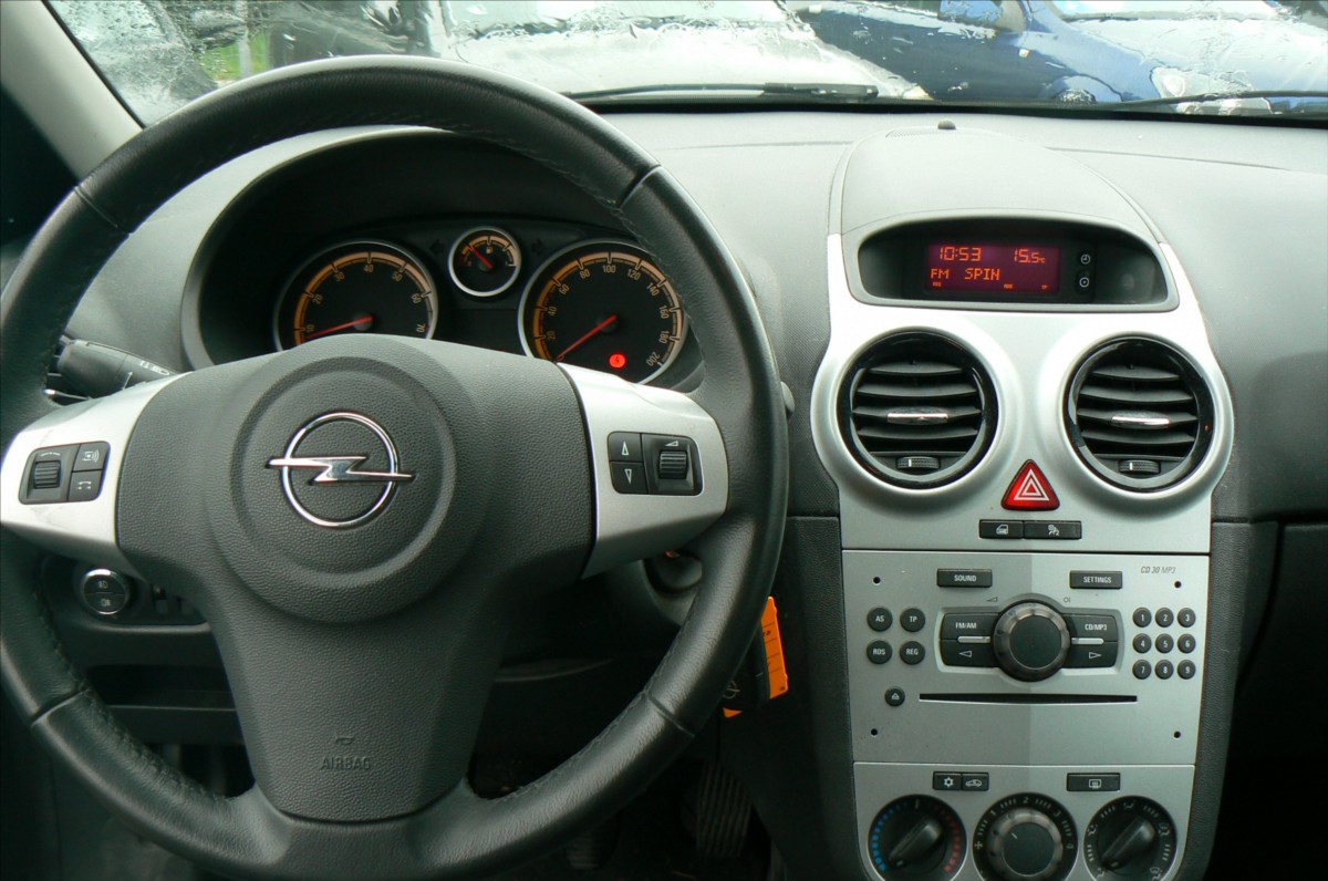 opel-corsa-1-2-satellite-3-dver - 7