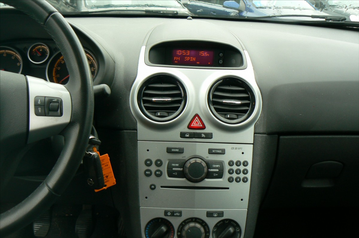opel-corsa-1-2-satellite-3-dver - 8