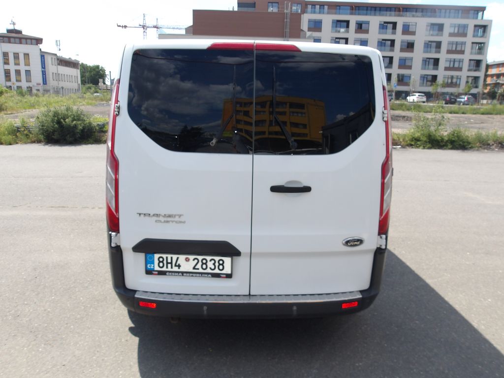 ford-transit-2-2tdci-8-mist-po-rozvodech - 5