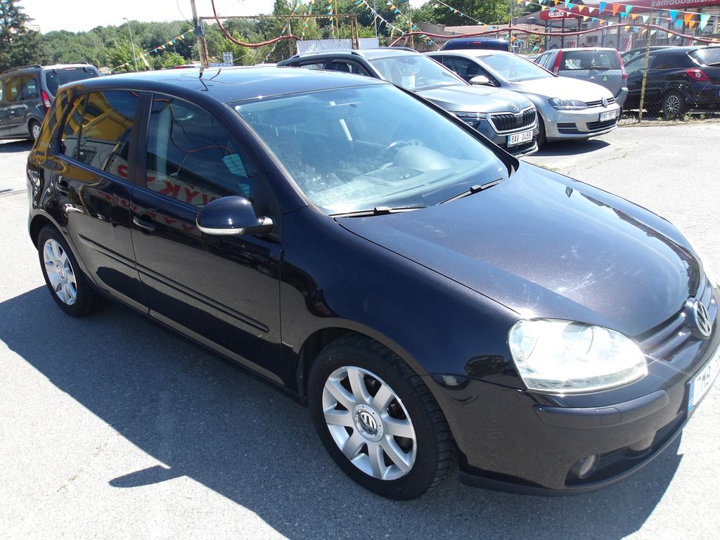 volkswagen-golf-1-4i-16v-klima-vyhrevy-sibr - 2