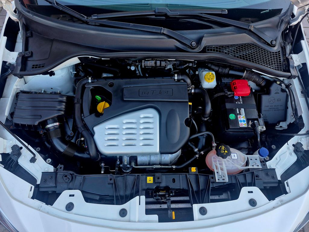 fiat-tipo-1-4-t-jet-88kw-lounge - 7