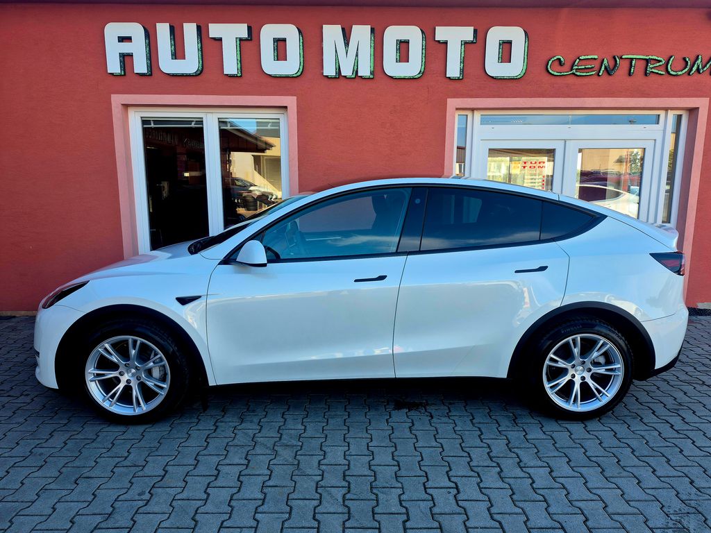 tesla-model-y-long-range-dual-motor-378-kw-soh-92-6-odpocet - 1