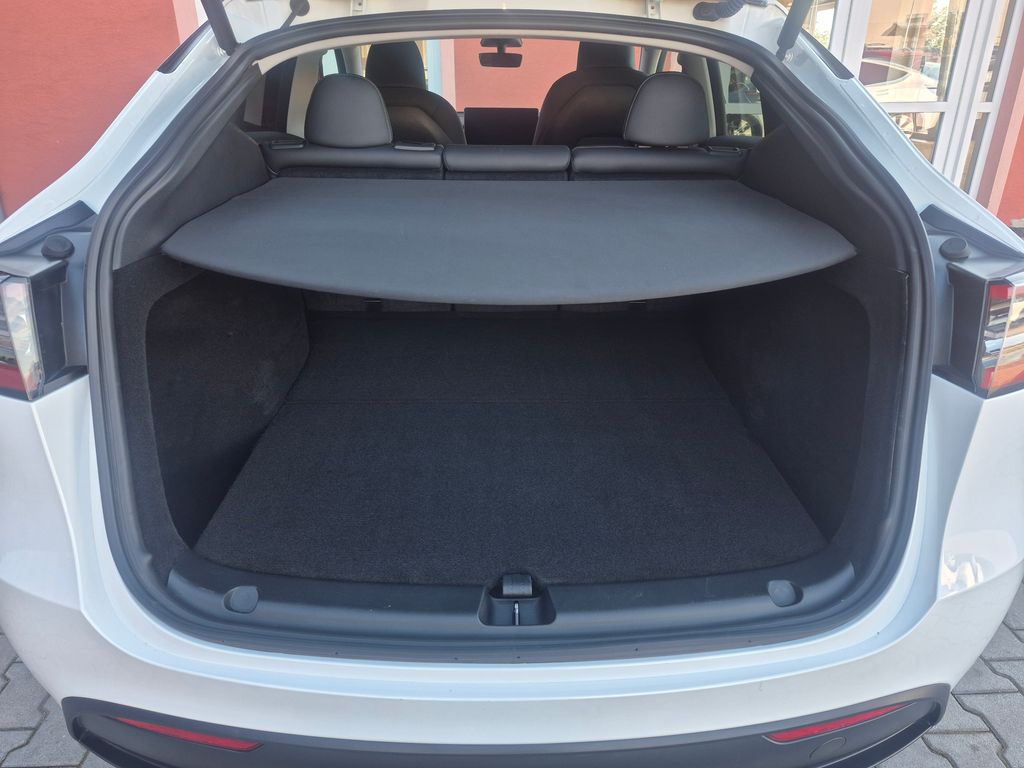 tesla-model-y-long-range-dual-motor-378-kw-soh-92-6-odpocet - 8