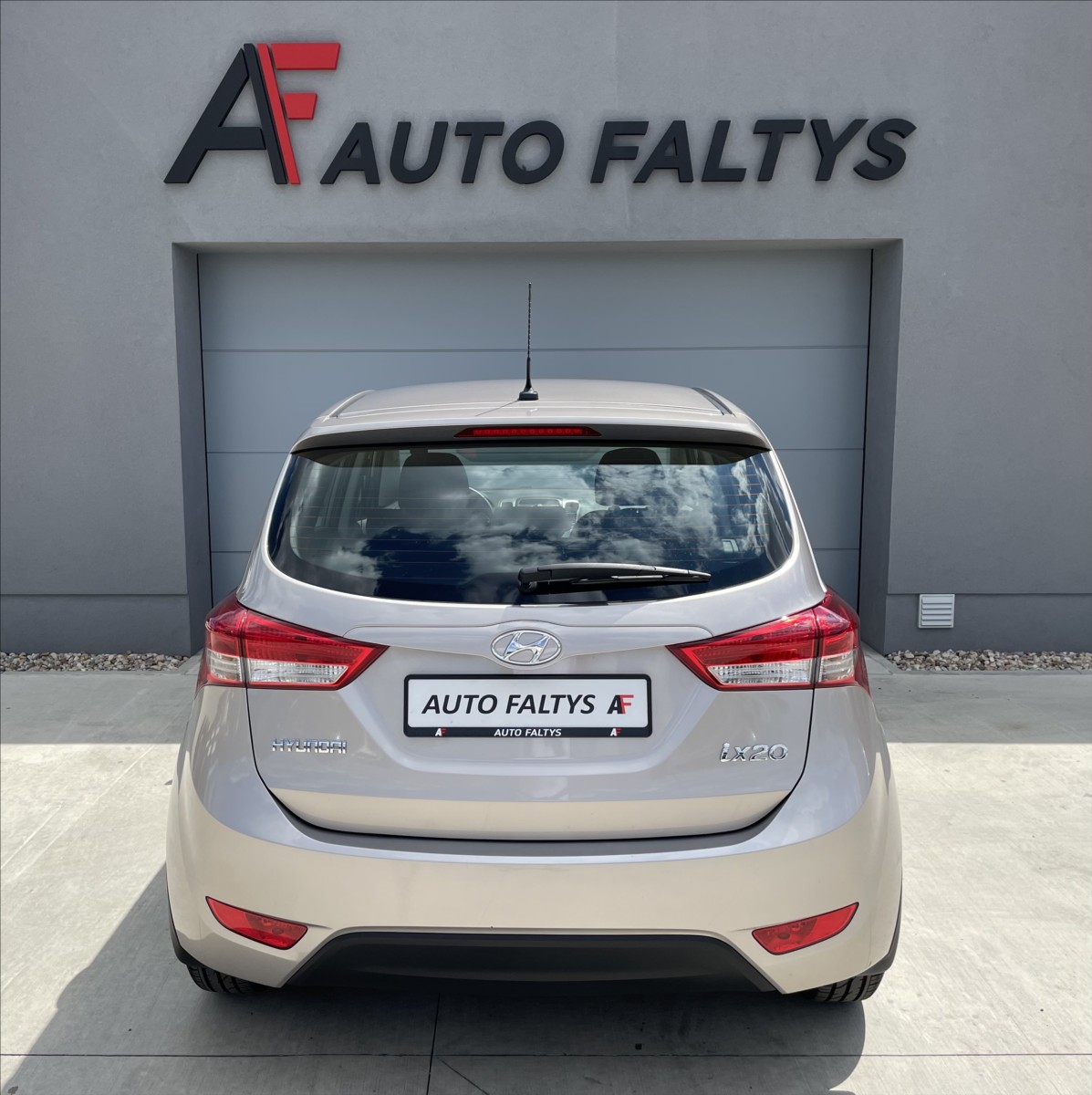 hyundai-ix20-1-6-i-91kw-cr-8tis-km-1-maj - 3