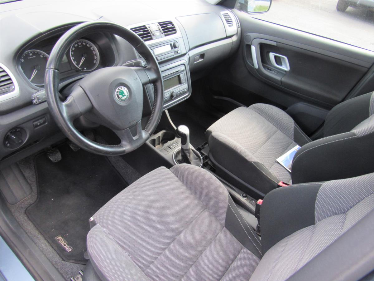 skoda-fabia-1-9-tdi-77kw-combi-sport - 8