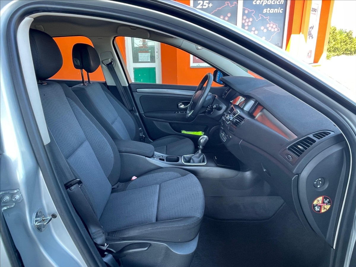 renault-laguna-2-0-16v - 9
