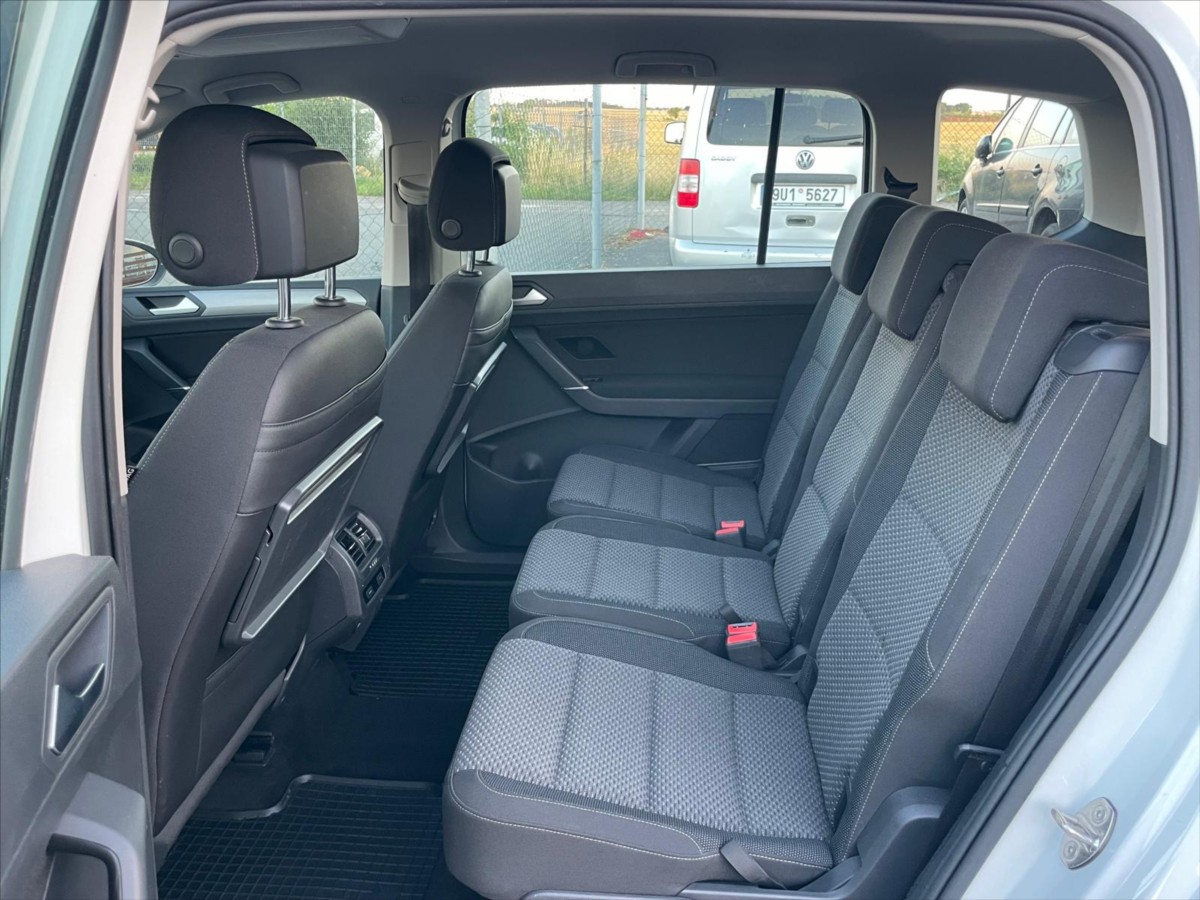 volkswagen-touran-1-2-tsi - 8