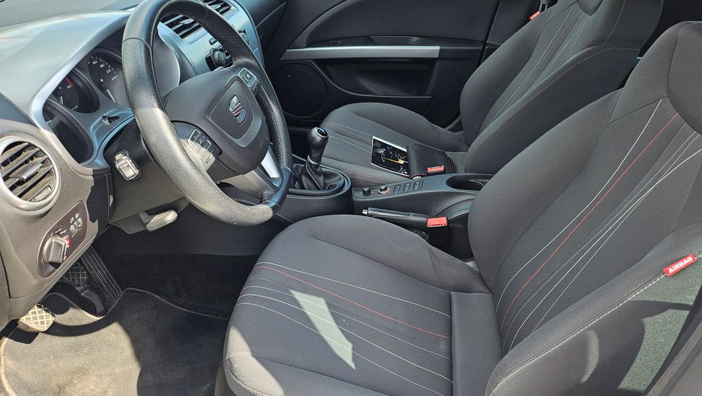 seat-leon-1-6-tdi-style-1-majitel - 6