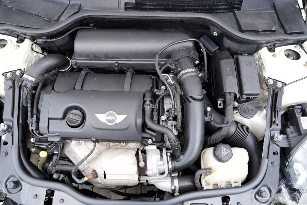 mini-cooper-s-1-6-cooper-s-kuze-automat-navi - 9