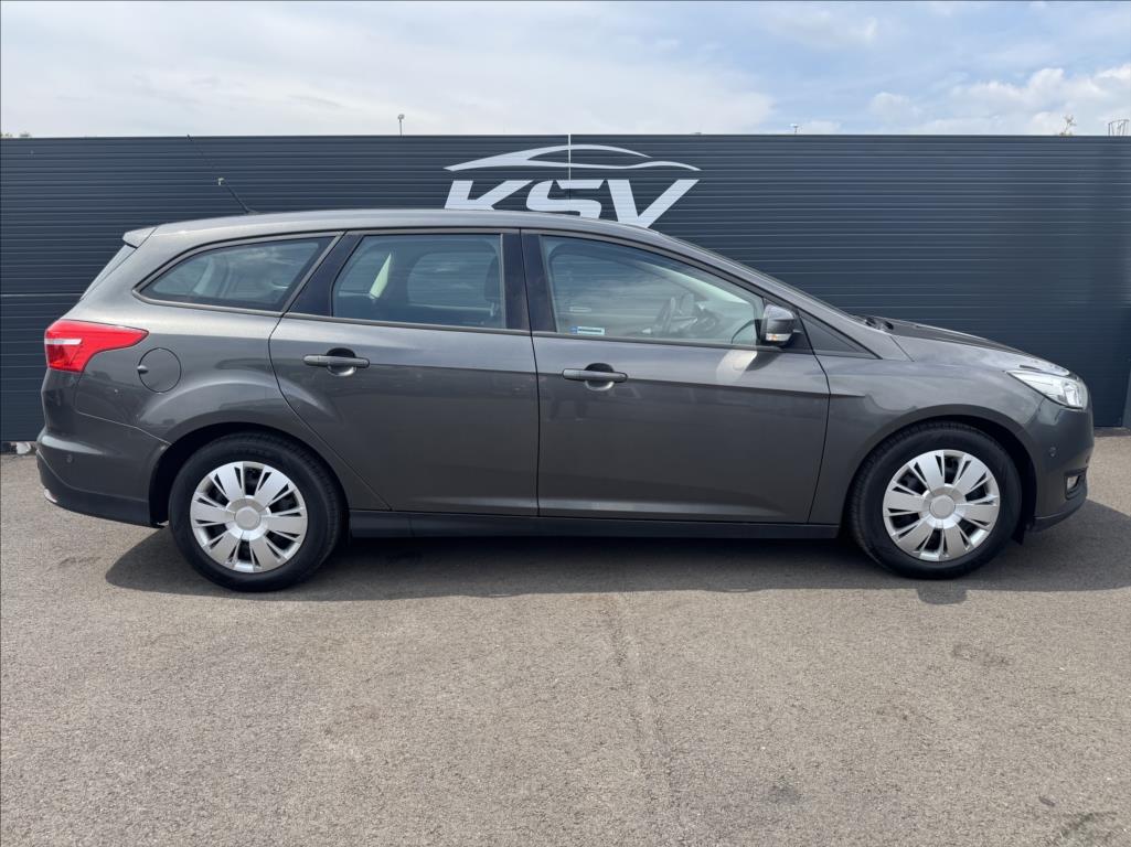 ford-focus-1-5 - 5