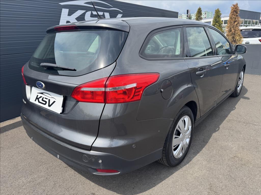 ford-focus-1-5 - 6