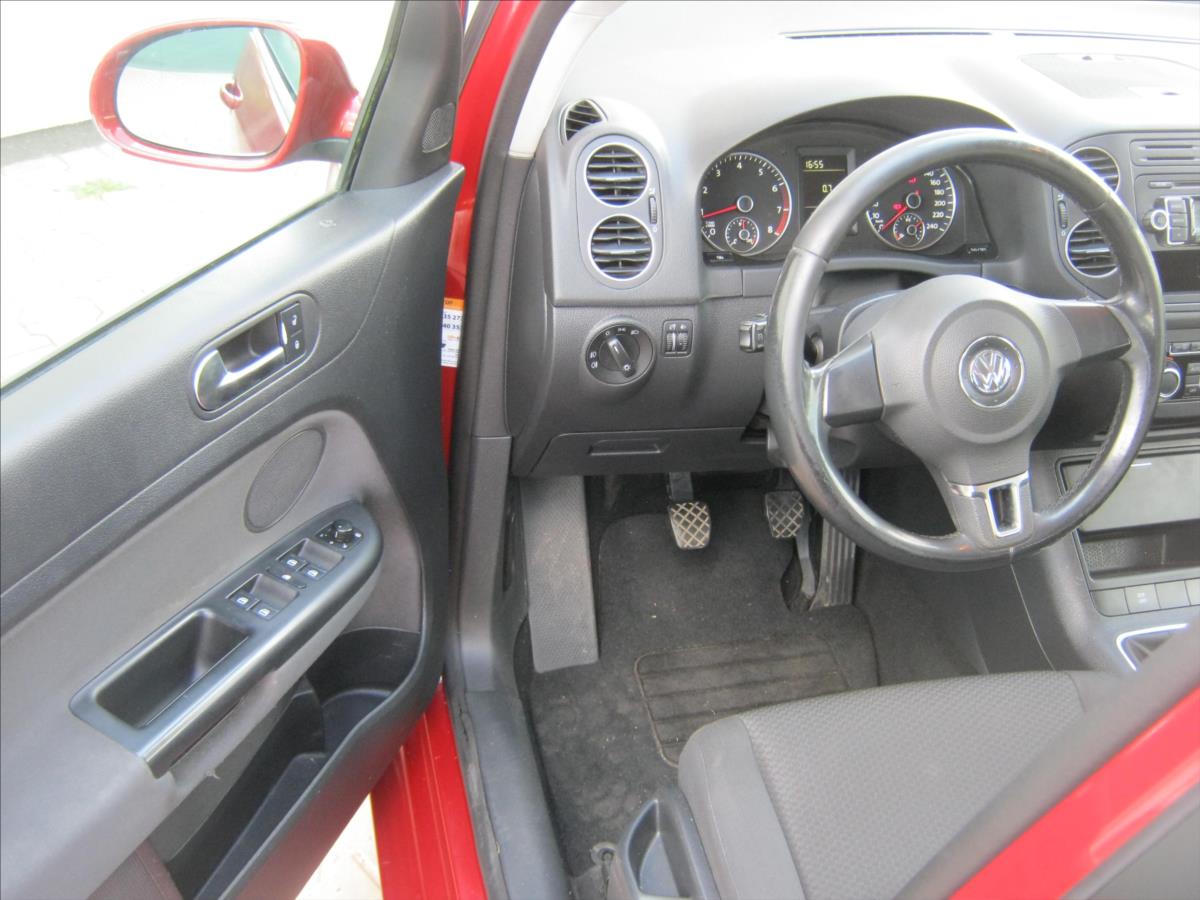 volkswagen-golf-plus-1-2-tsi - 8