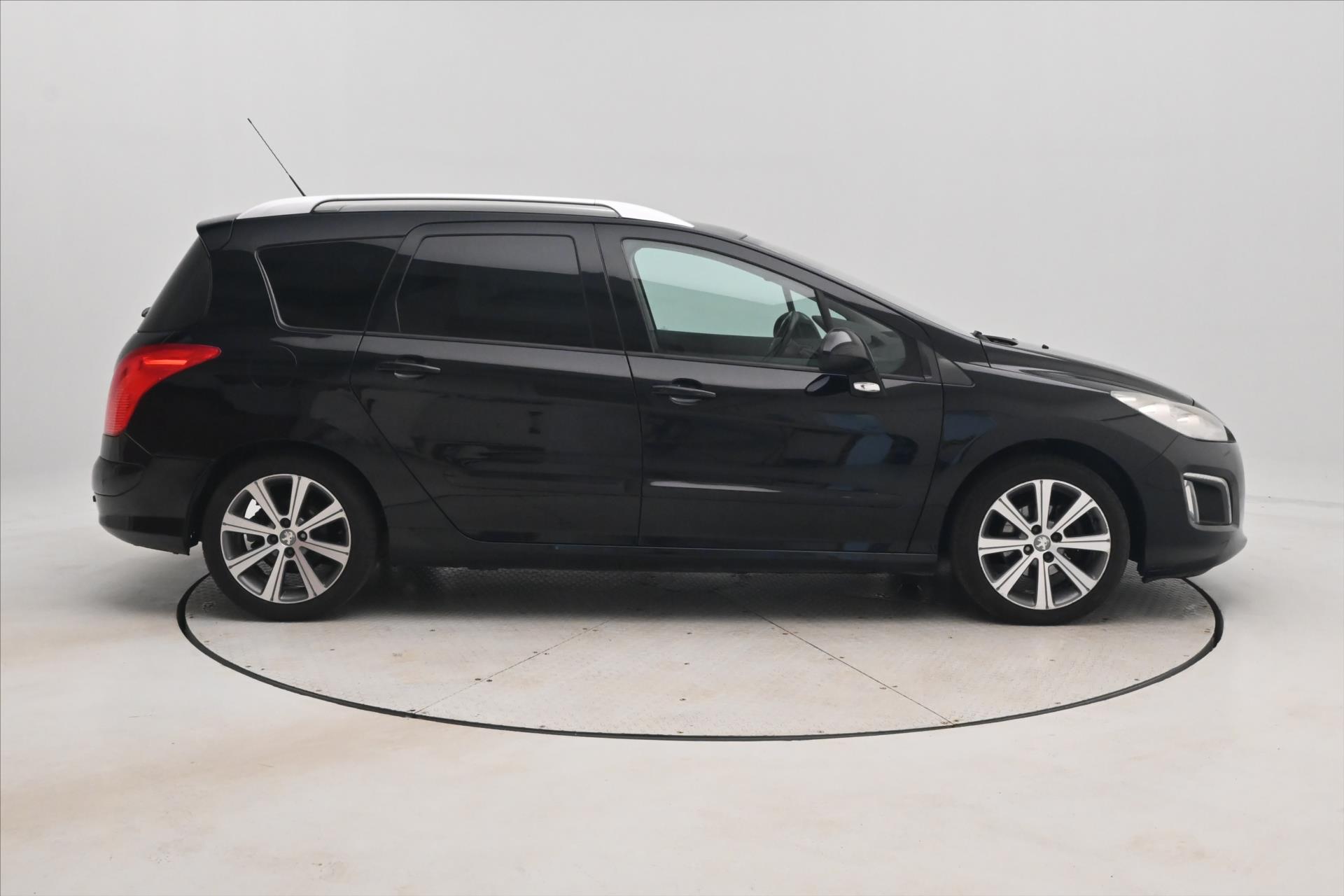 peugeot-308-1-6-sw-hdi-82-kw-panorama - 3