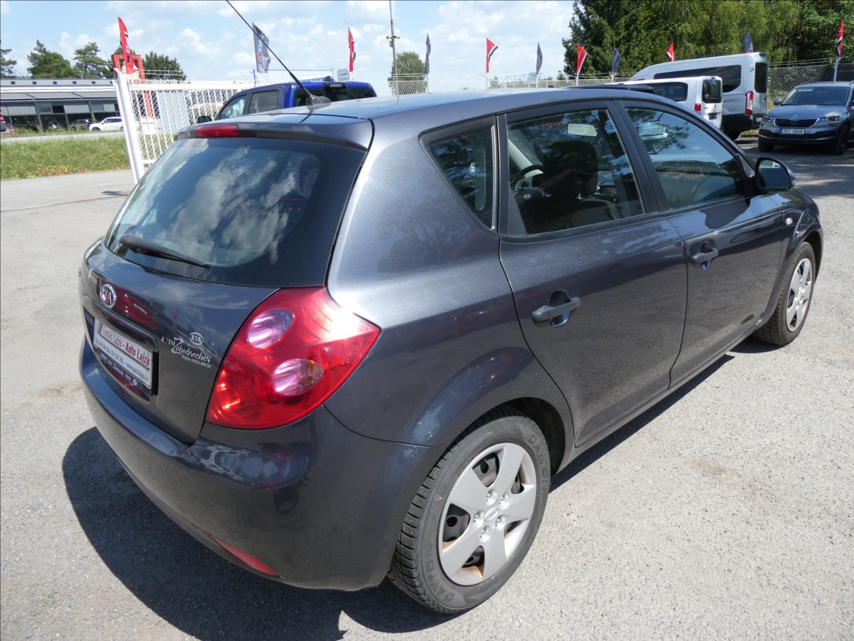 kia-ceed-1-4-i-80kw-klima-1-majitel - 7