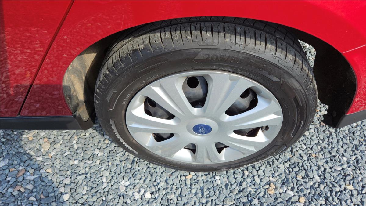 ford-focus-1-0-eco-boost-100k-trend - 4