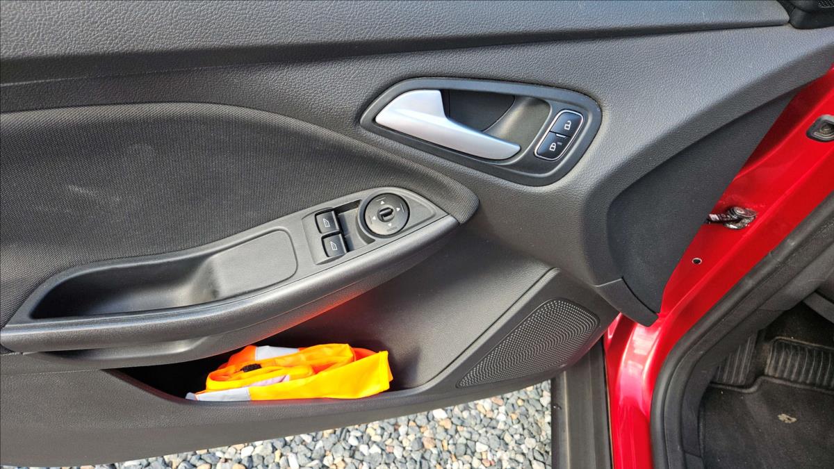 ford-focus-1-0-eco-boost-100k-trend - 5