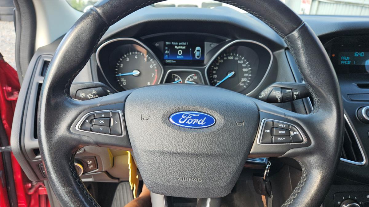 ford-focus-1-0-eco-boost-100k-trend - 8