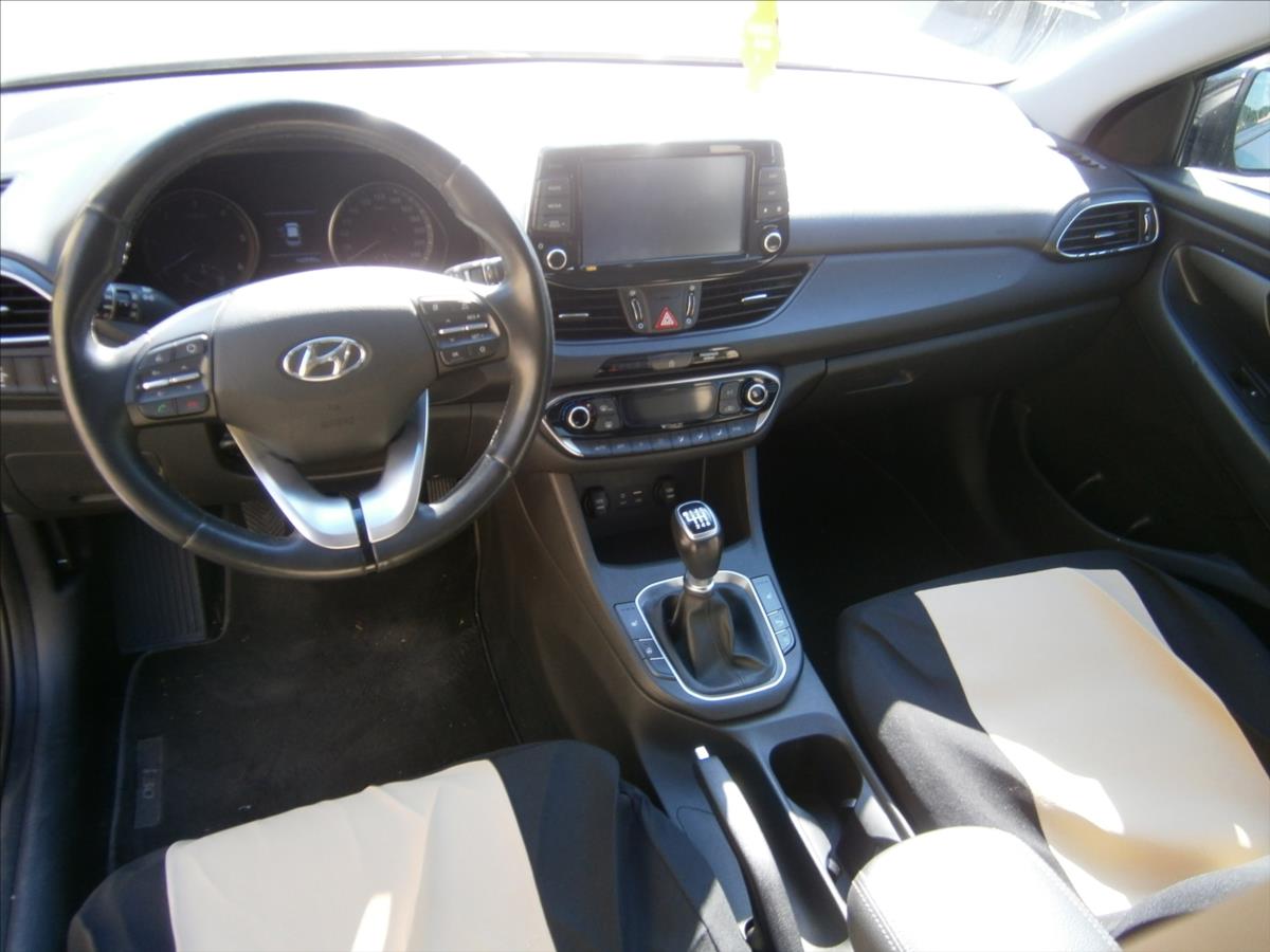 hyundai-i30-1-6-crdi - 9