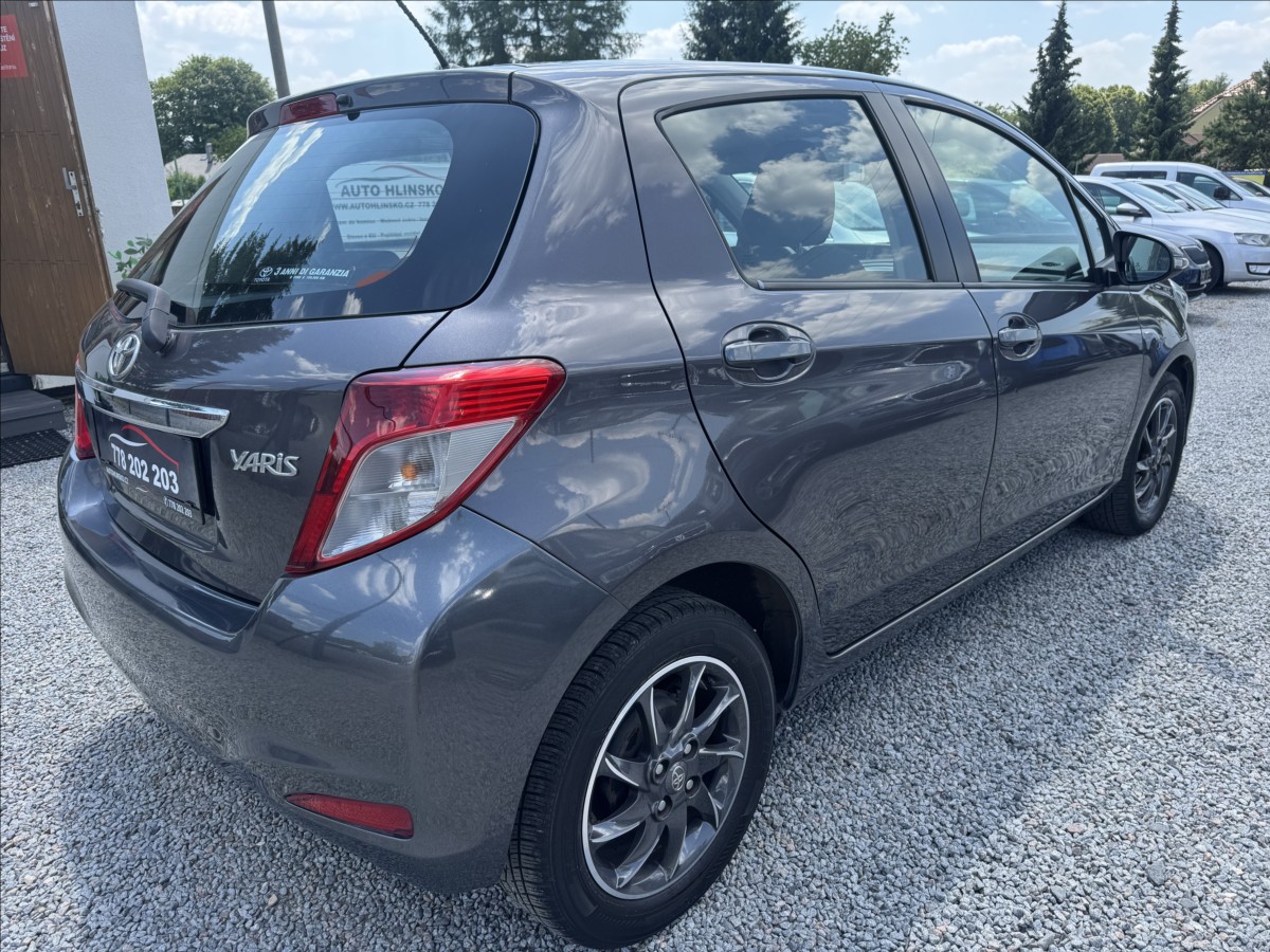 toyota-yaris-1-3-i-73kw-bluetooth-kamera - 6
