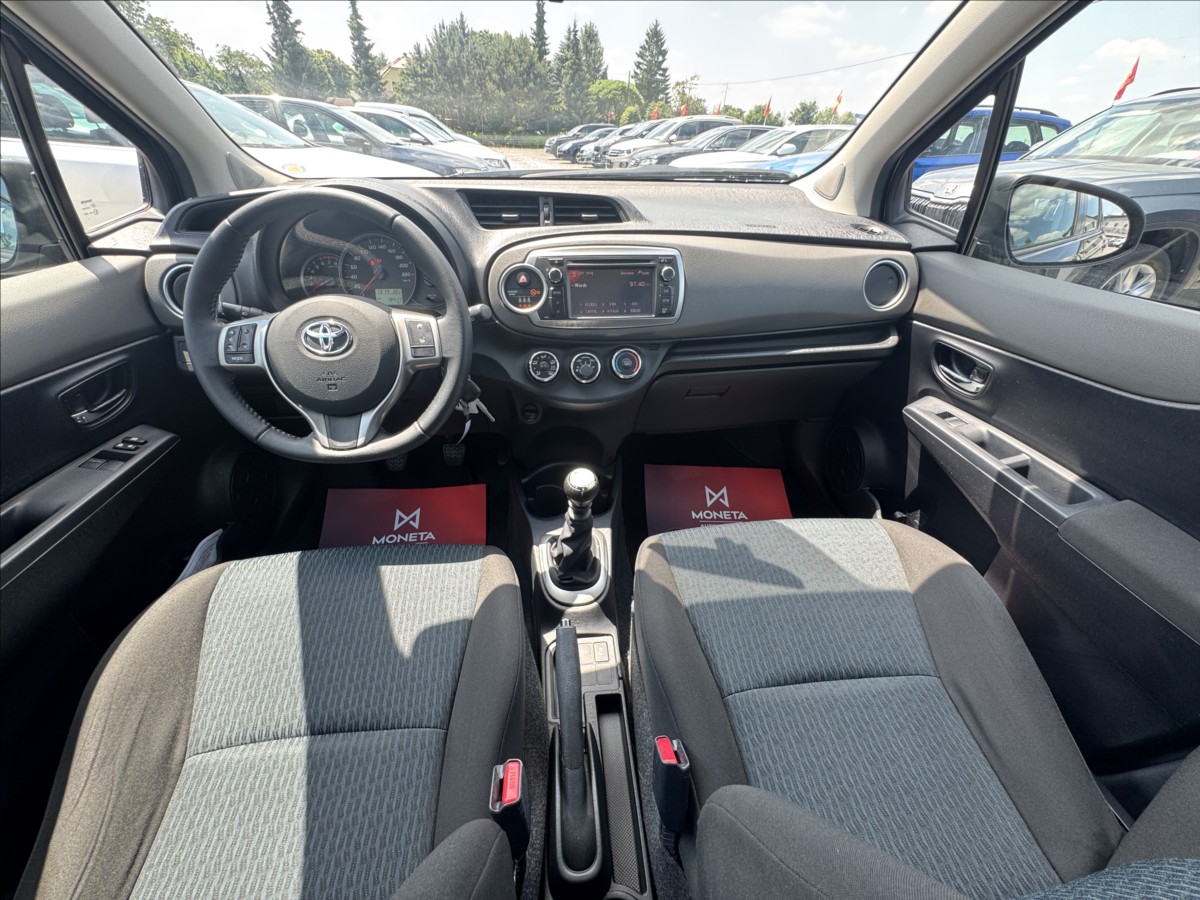 toyota-yaris-1-3-i-73kw-bluetooth-kamera - 9