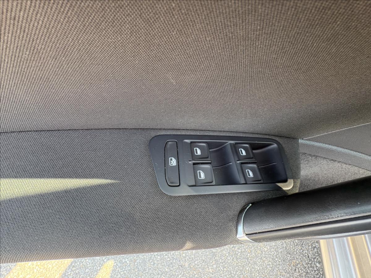 volkswagen-golf-2-0-tdi-110kw-cup-navi-kamera - 3