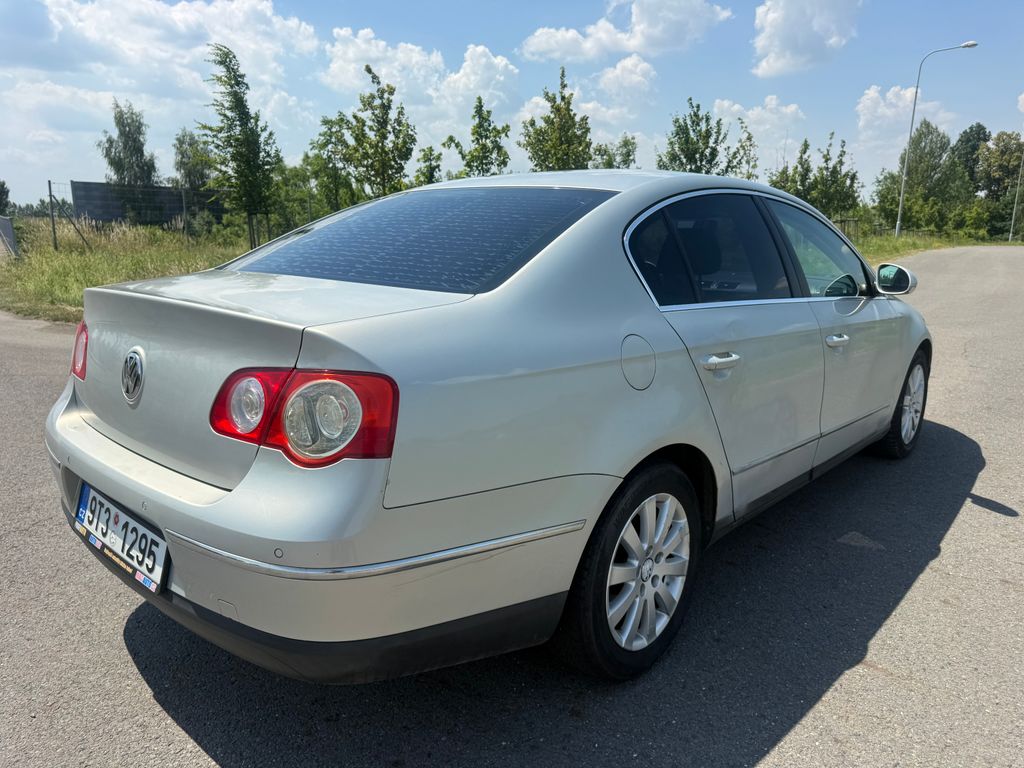 volkswagen-passat-2-0-103-kw-klimatizace-plne-dopustena - 4