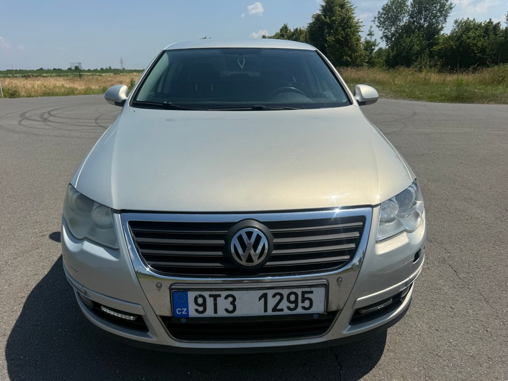 volkswagen-passat-2-0-103-kw-klimatizace-plne-dopustena - 7