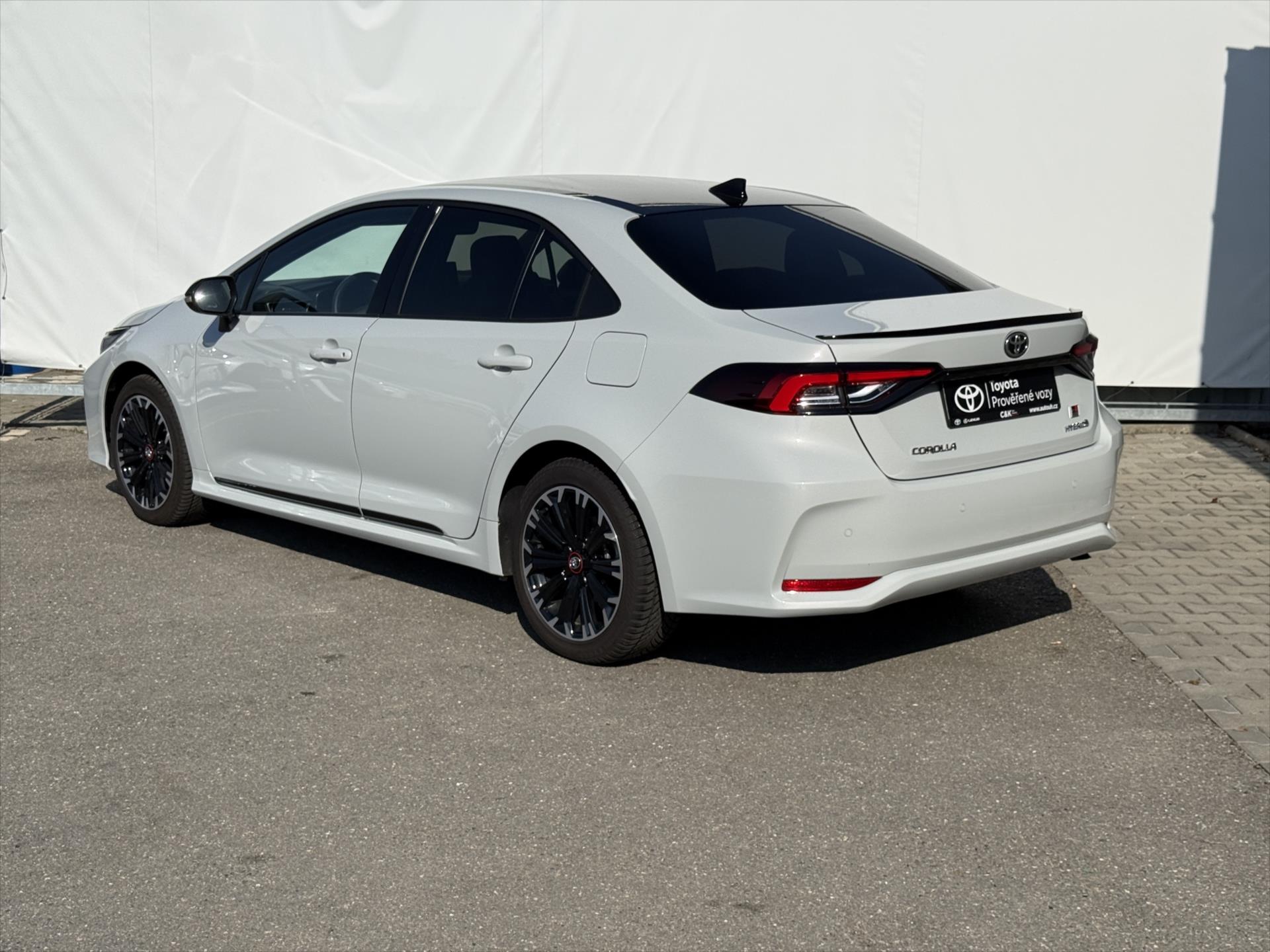 toyota-corolla-1-8-gr-sport-hybrid - 3