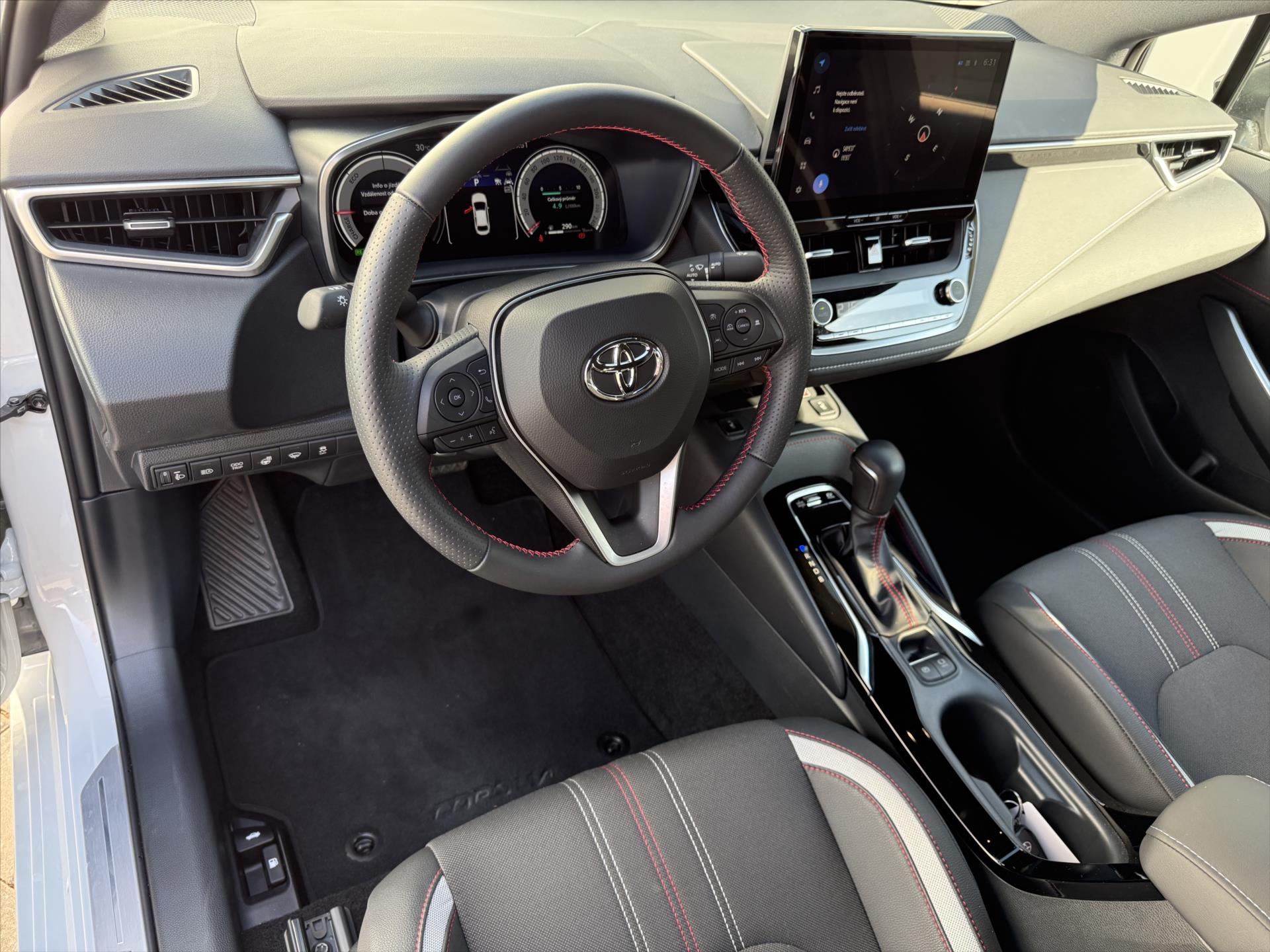 toyota-corolla-1-8-gr-sport-hybrid - 6