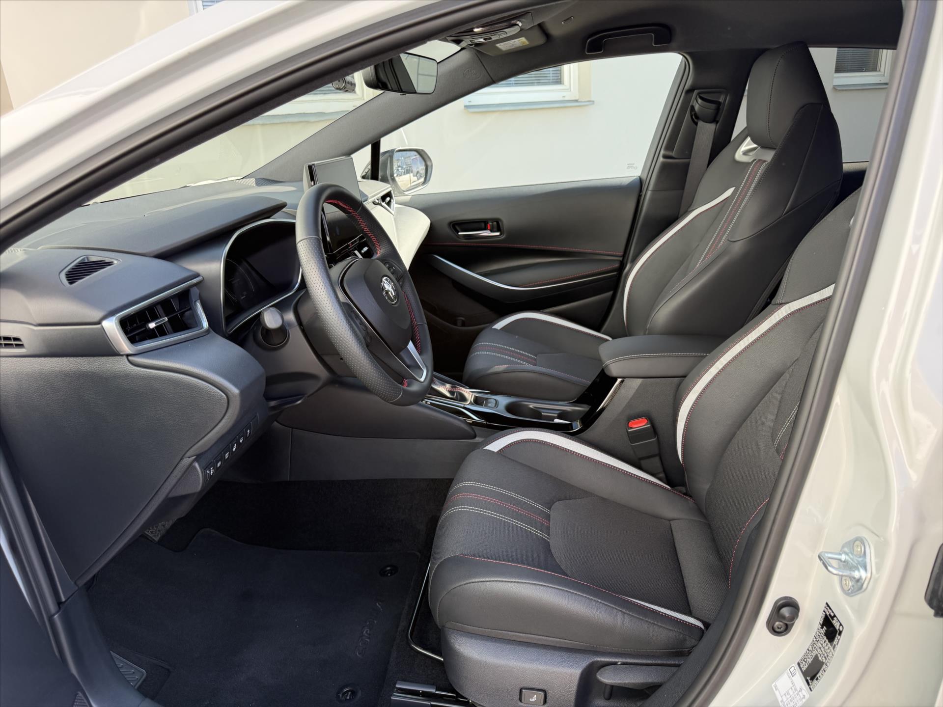 toyota-corolla-1-8-gr-sport-hybrid - 7