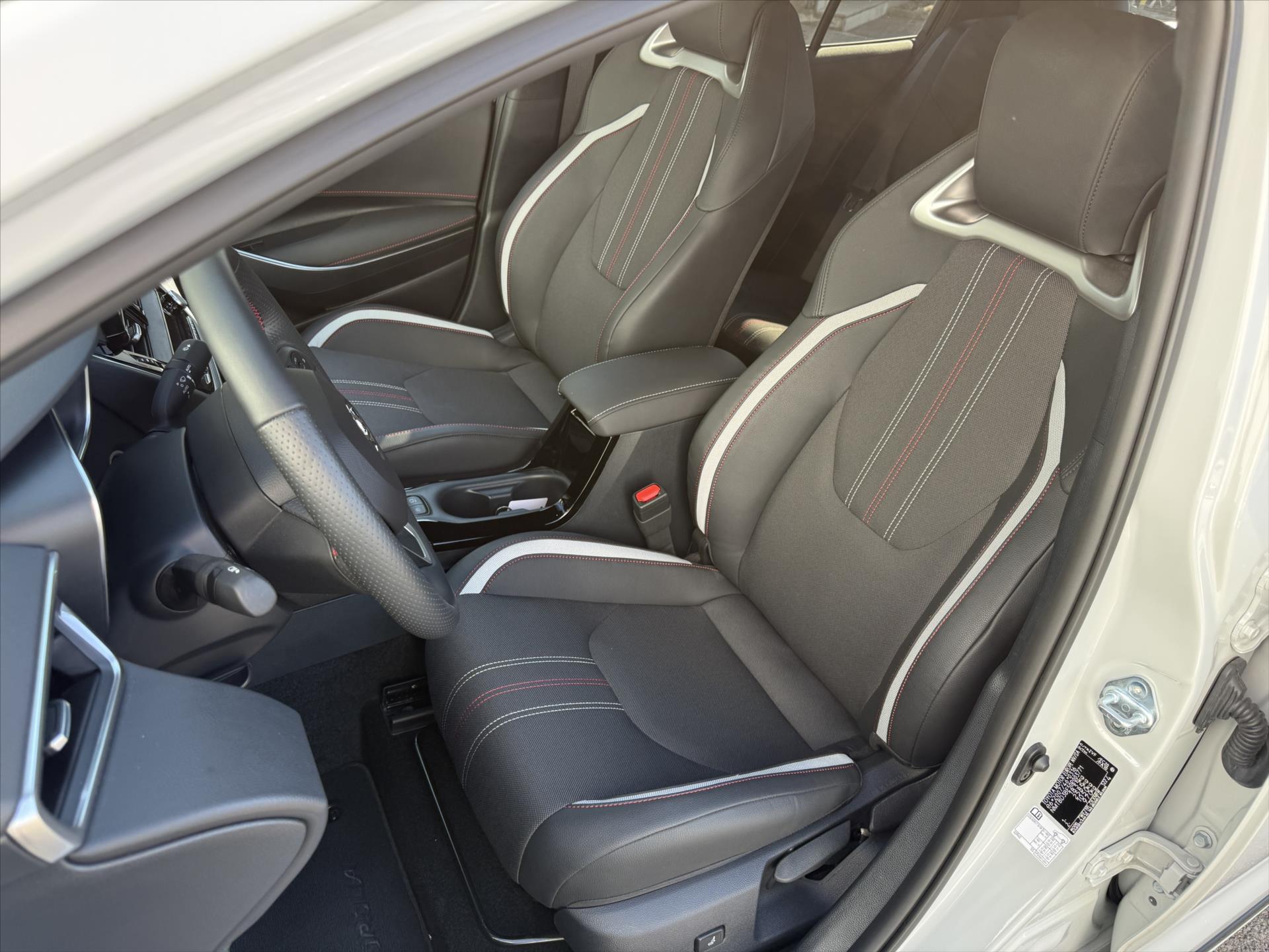 toyota-corolla-1-8-gr-sport-hybrid - 8