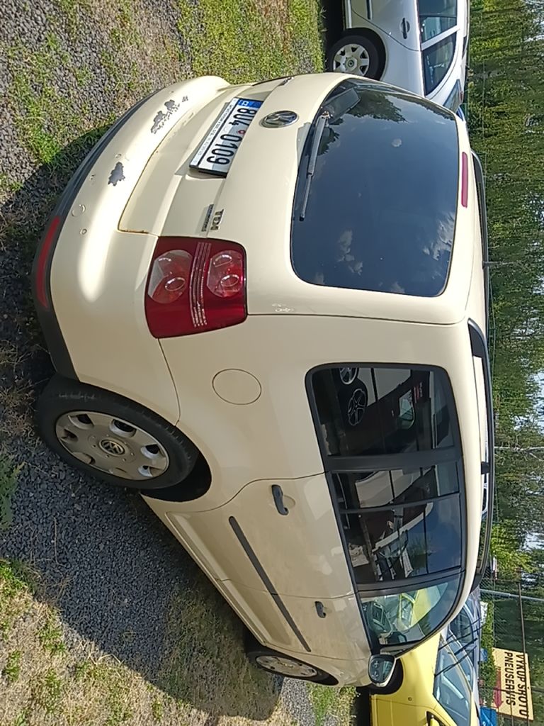 volkswagen-touran-1-9-tdi-highline-7mistny - 4