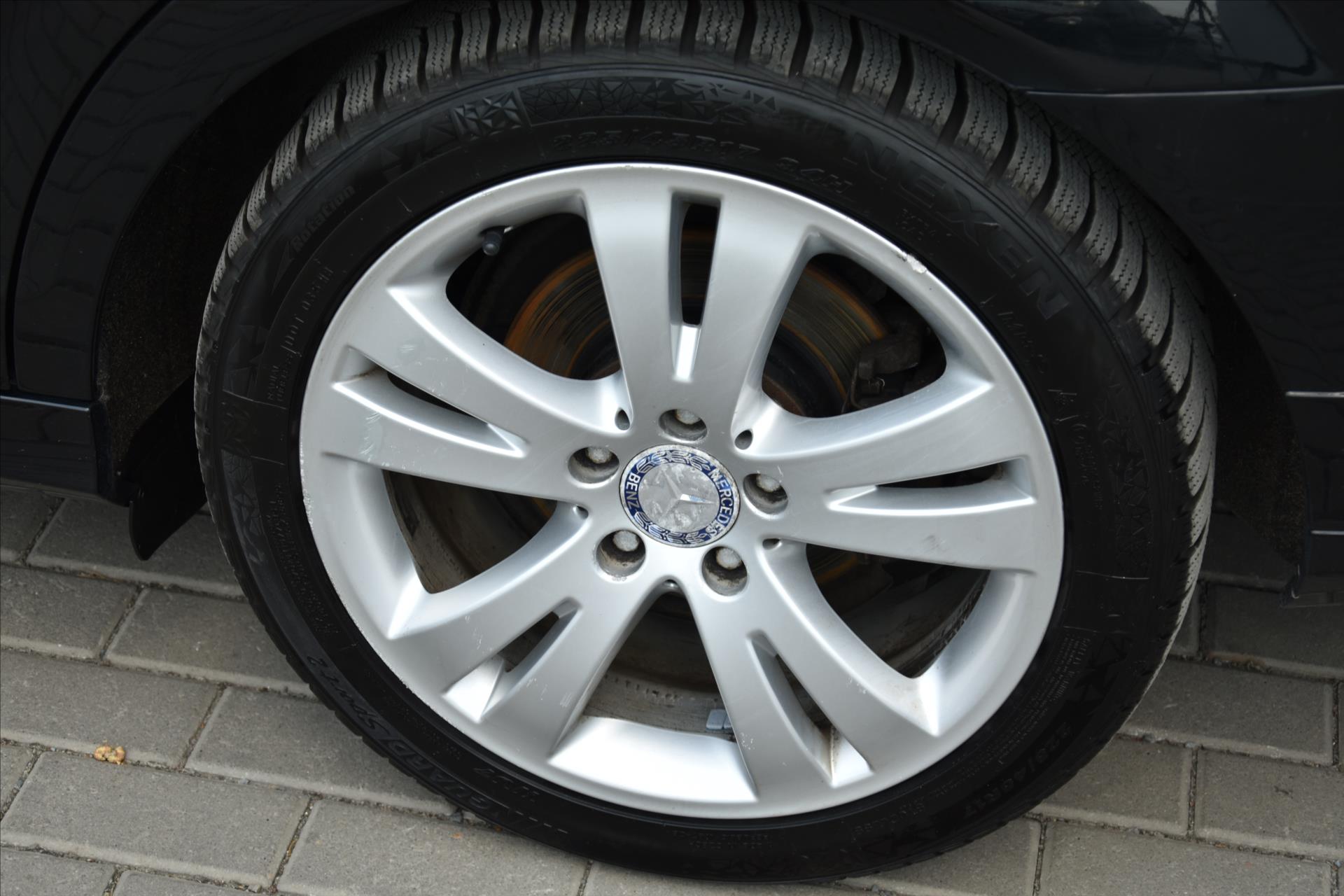 mercedes-benz-tridy-c-220-cdi-100kw-avantgarde - 8