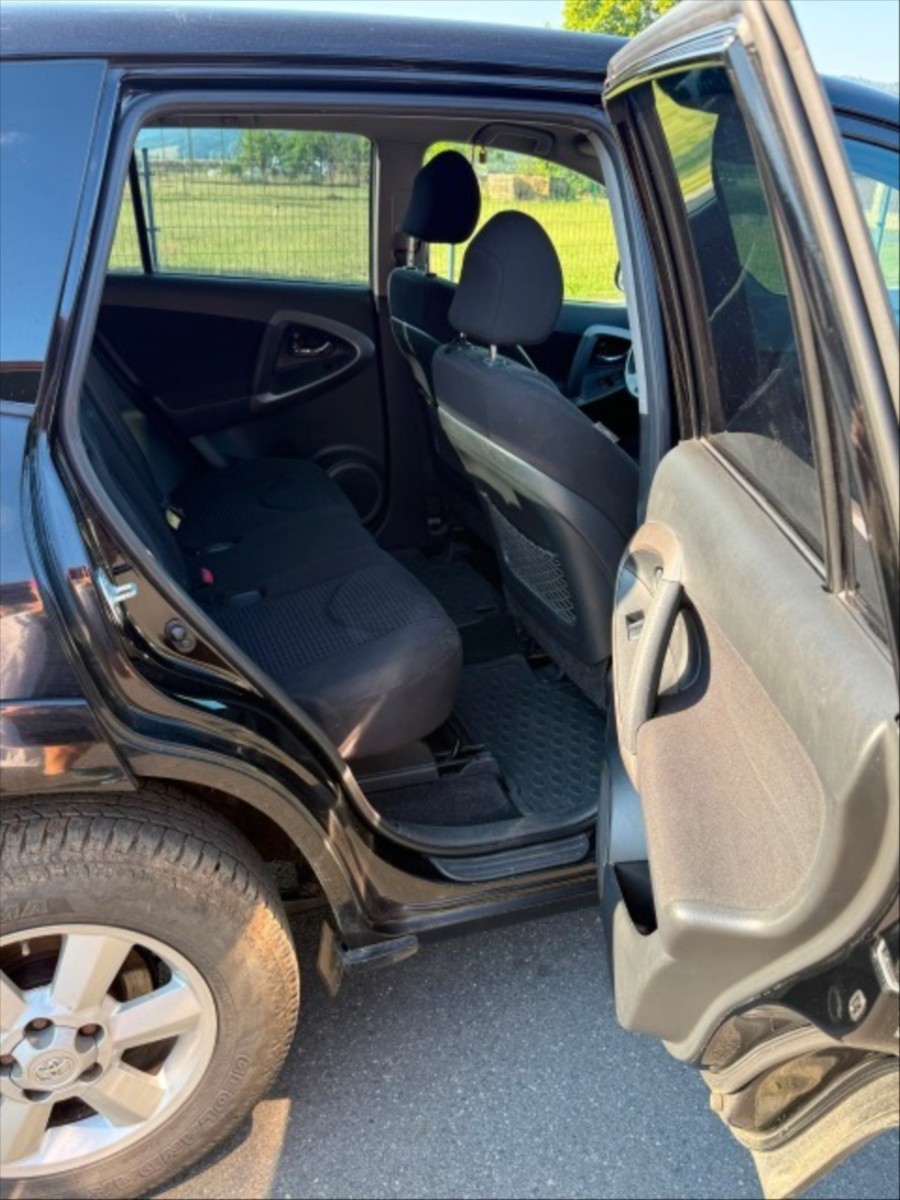toyota-rav4-2-2-130kw - 4