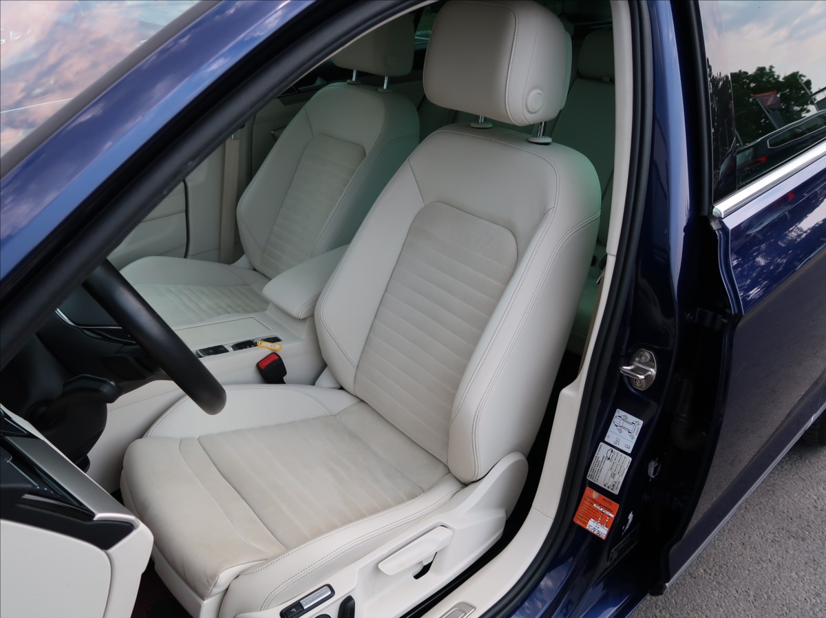 volkswagen-passat-2-0-tdi-110kw-1majcr-highline - 9