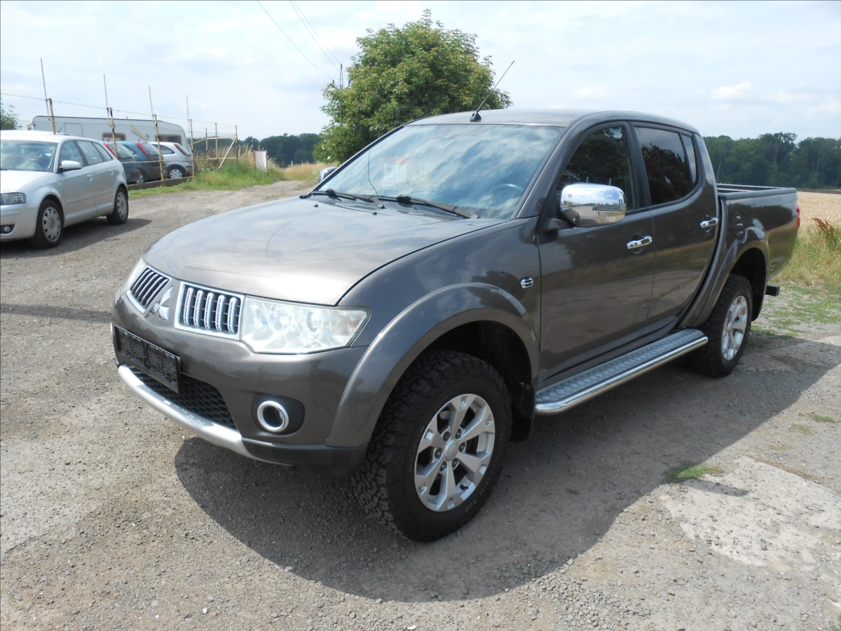 mitsubishi-l200-2-5-di-d-131-kw-serviska - 1
