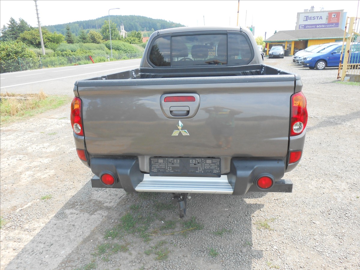 mitsubishi-l200-2-5-di-d-131-kw-serviska - 8